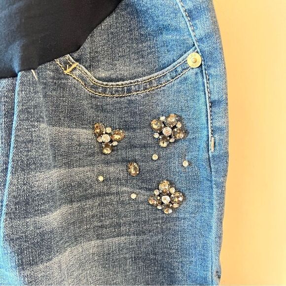 NWT BlankNYC Maternity Embellished Jewel Jeans in Medium Wash 26 - Picture 2 of 5